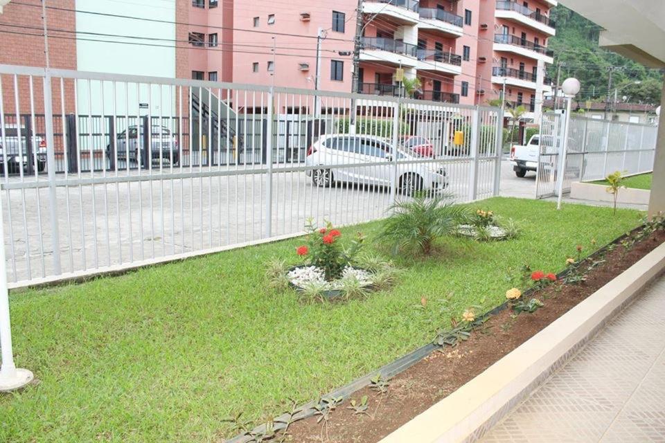 Otimo Apartamento Em Ubatuba A 50 Mts Da Praia Exterior photo